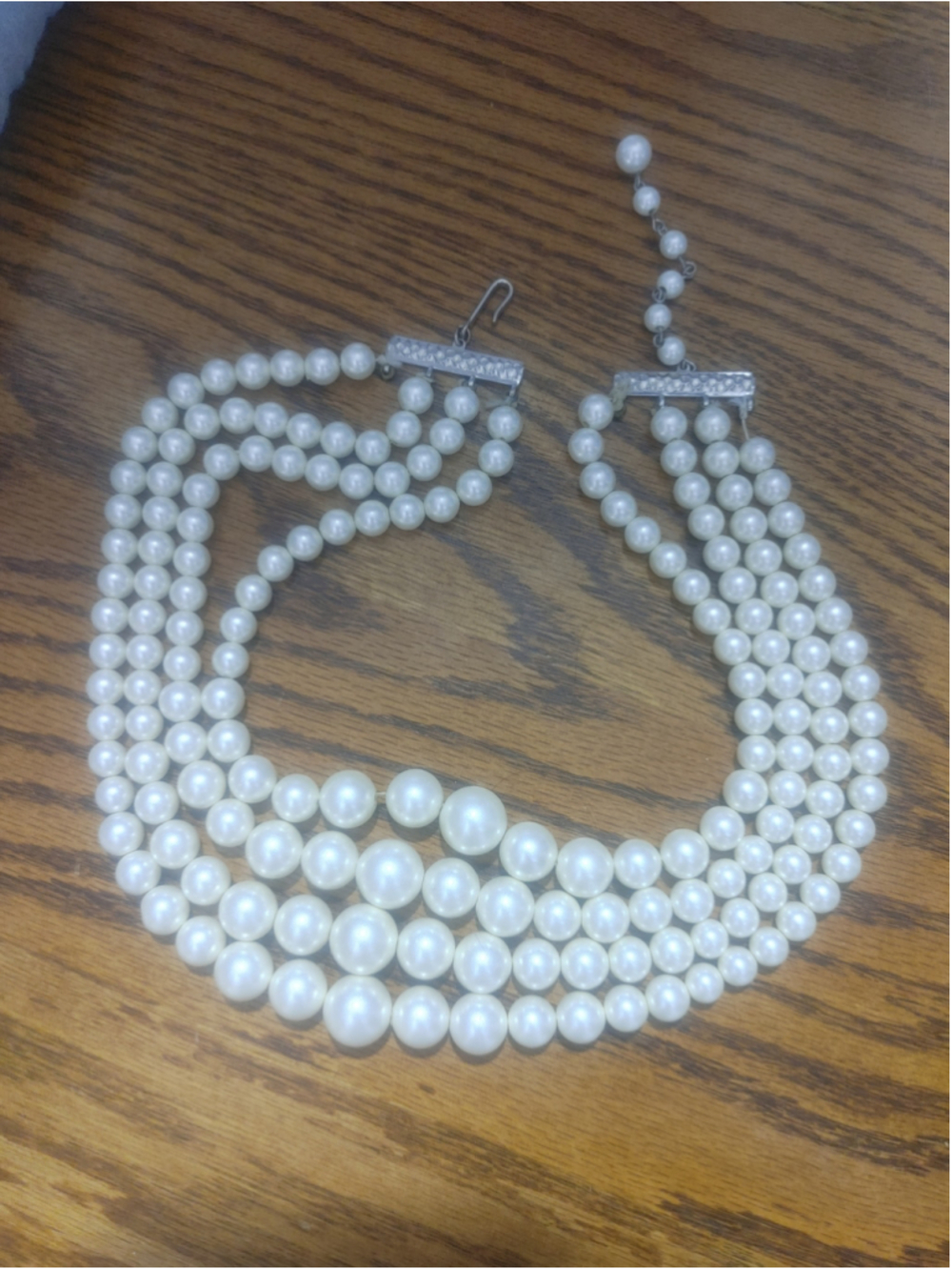 Vintage Women's Unbranded White Faux Pearl 4 Strand Statement Necklace - Picture 1 of 13